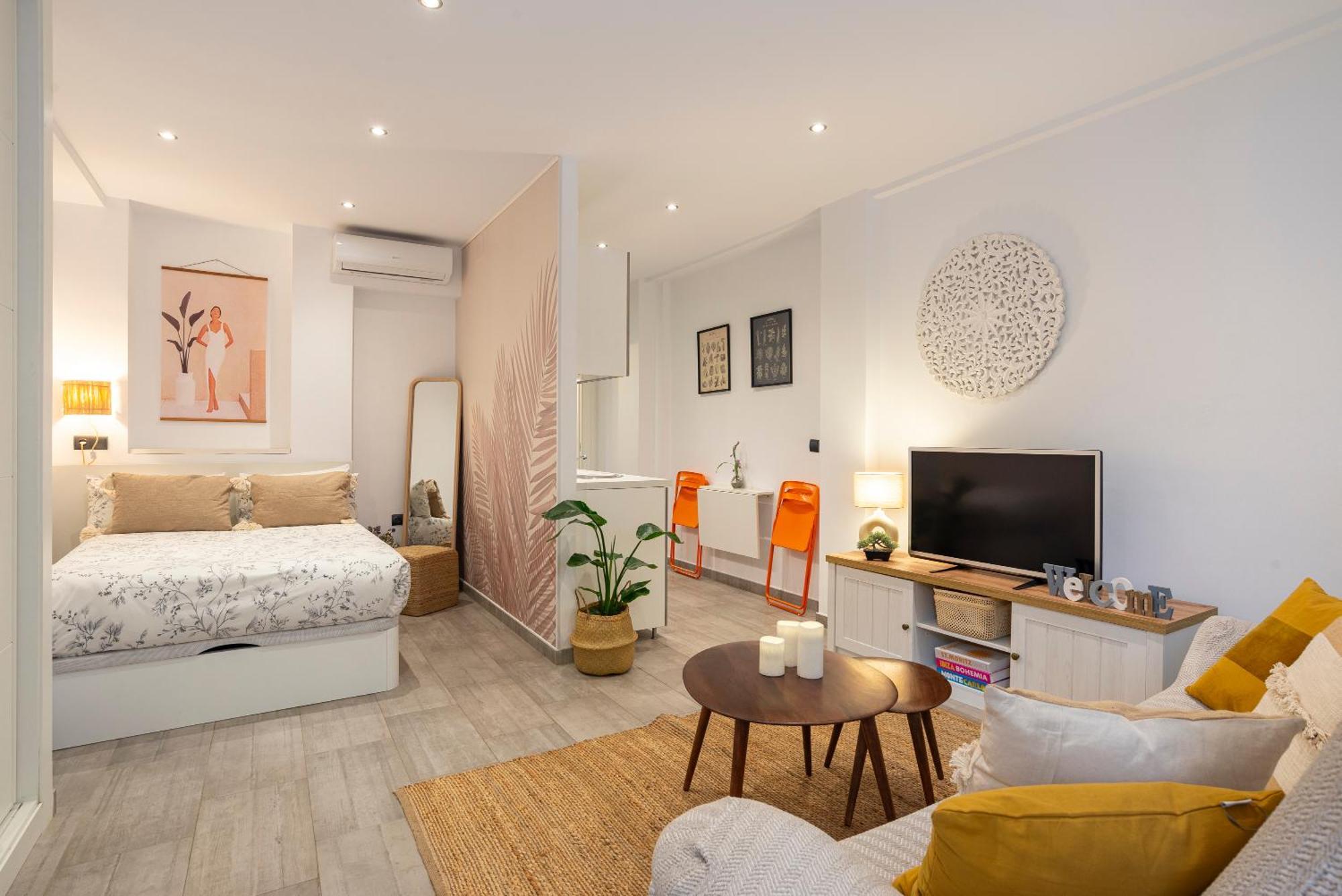 Andres Perez & Quiet Courtyard By Ele Apartments Málaga Exteriör bild