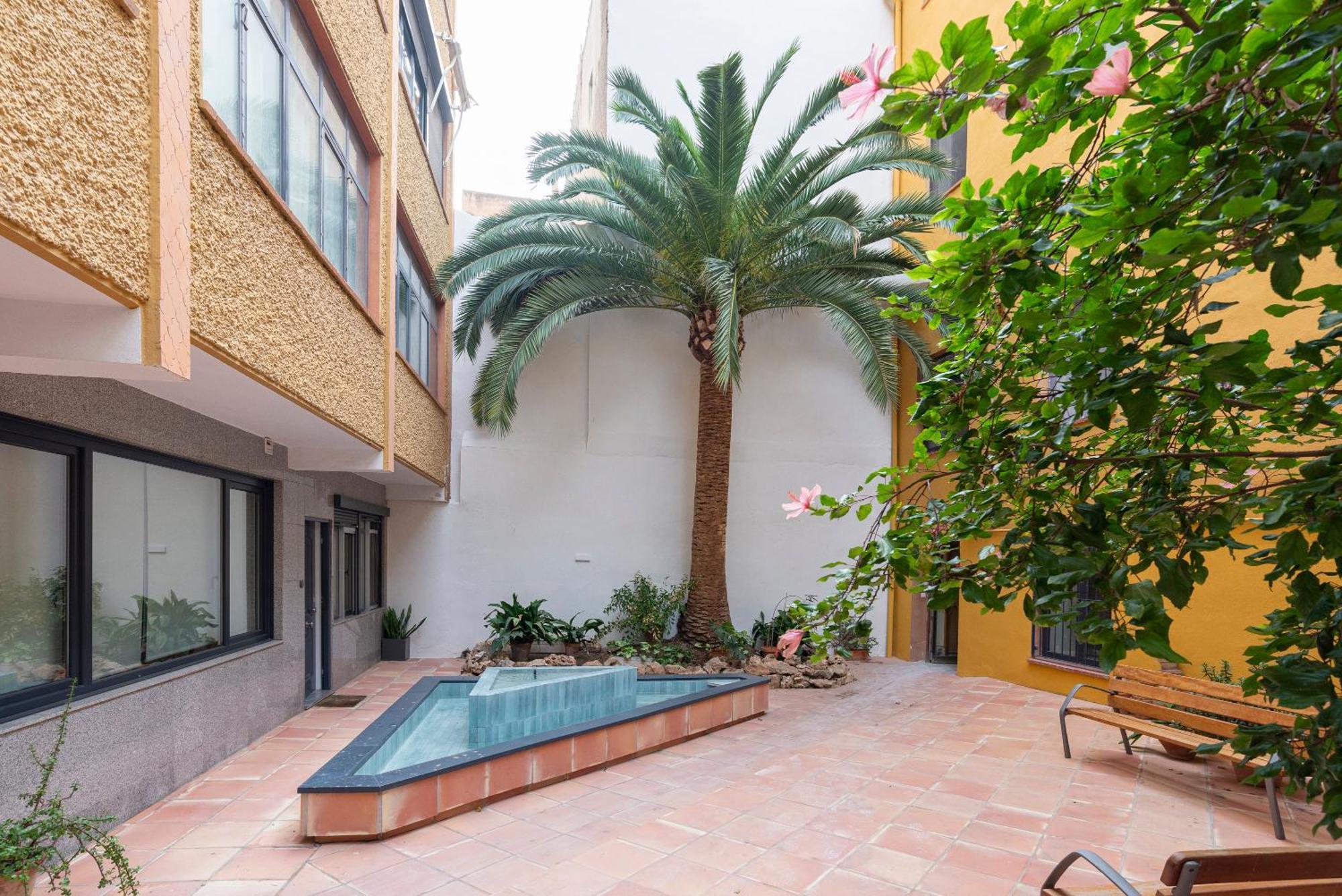 Andres Perez & Quiet Courtyard By Ele Apartments Málaga Exteriör bild