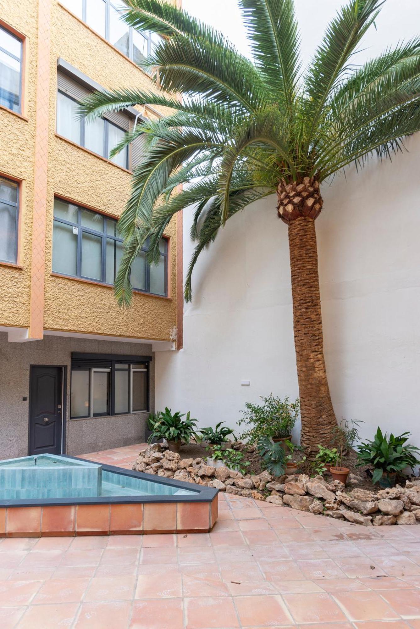 Andres Perez & Quiet Courtyard By Ele Apartments Málaga Exteriör bild